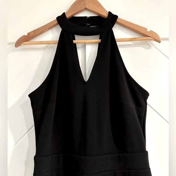 Bar III Cutout Halter Jumpsuit, Black, Size 4 - Picture 4 of 10